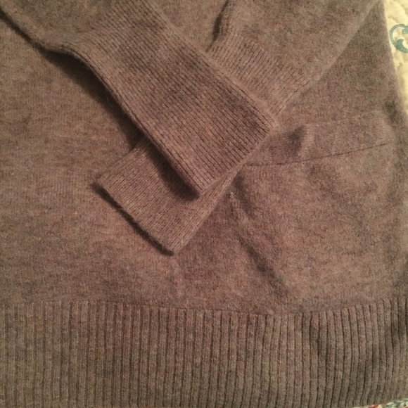 J.Crew black label v-neck sweater - Picture 4 of 8